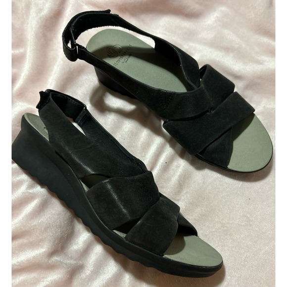 Cloudsteppers by Clarks Women's Black Low Wedge Sandals, Size 8 - Picture 1 of 11